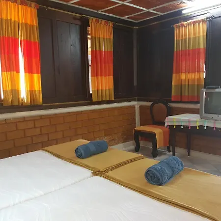 Kairali Palace Home Stay Thekkady Exterior photo